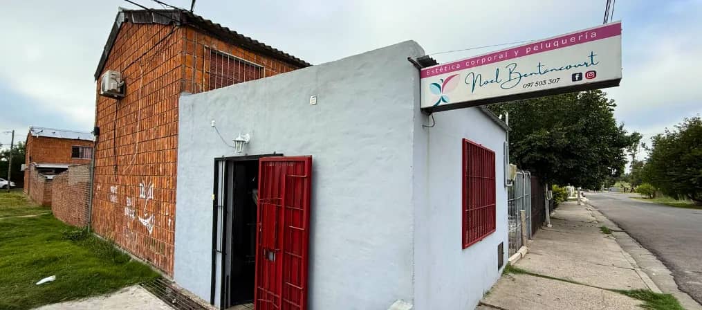 Casa con local comercial