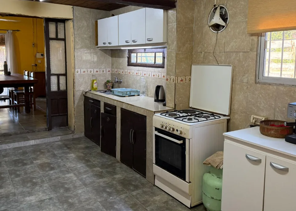 Casa amplia de 4 dormitorios con gran terreno en Bulevar Artigas — foto 5