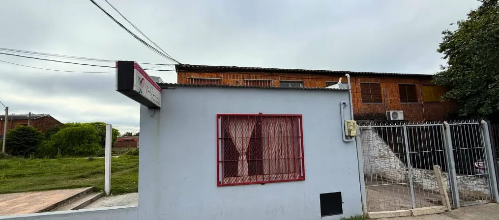 Casa con local comercial — foto 2