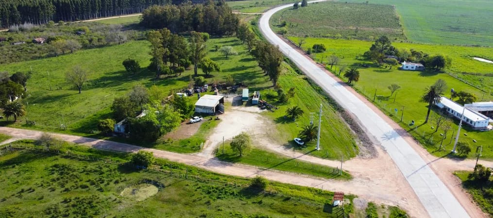 Terreno de 4.700 m² con 2 galpones y 2 casas — foto 3
