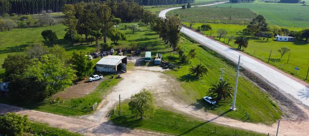Terreno de 4.700 m² con 2 galpones y 2 casas